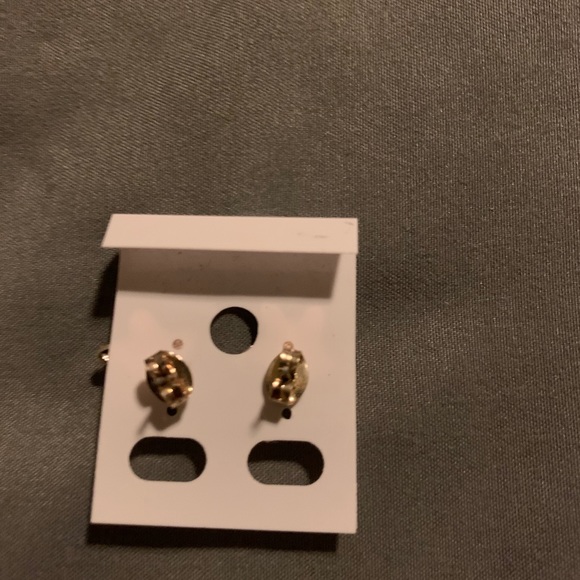 🤩 2 for $10 Starfish Earrings - Picture 2 of 2